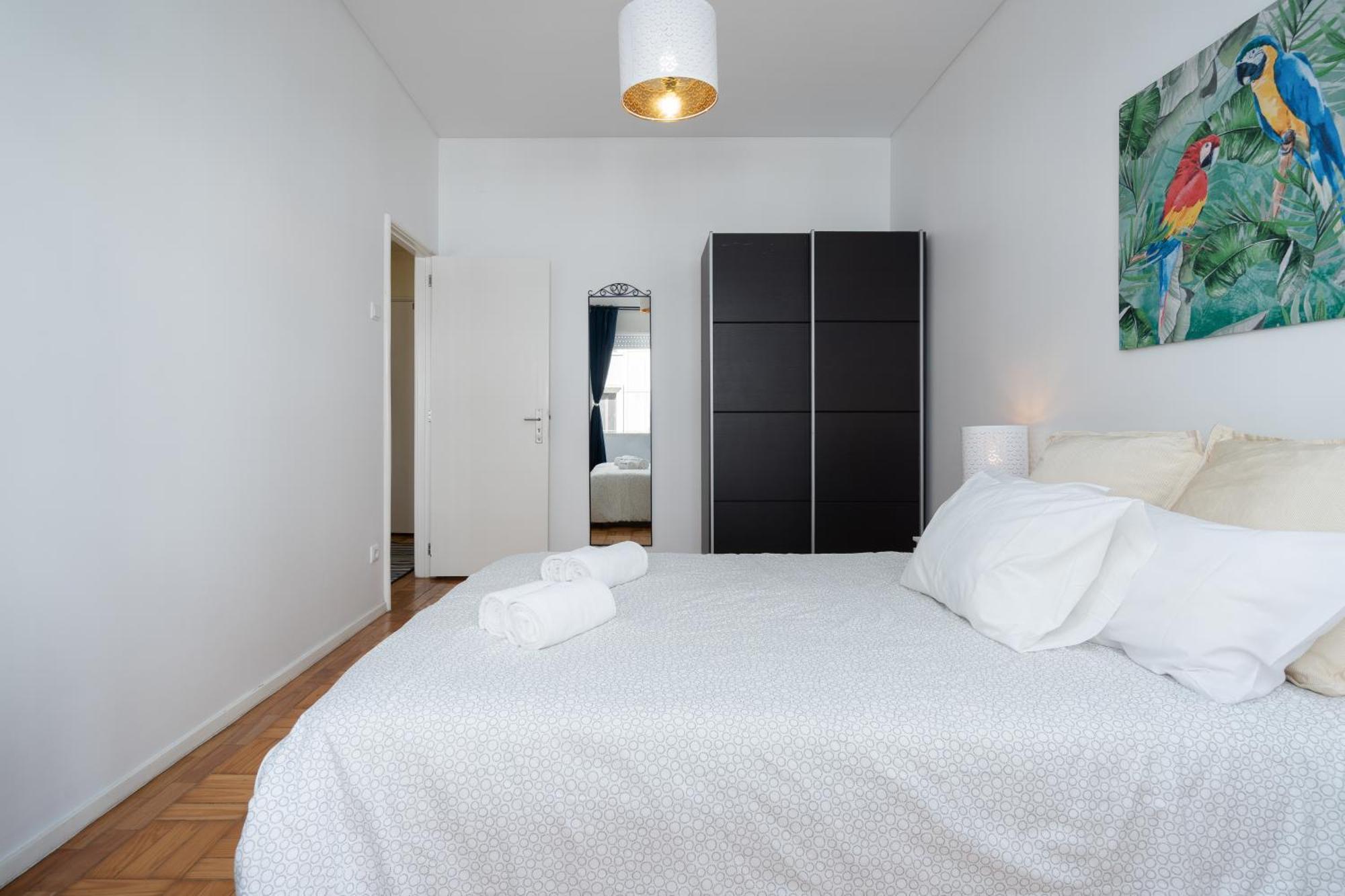 Апартаменты Sweet Flats With Netflix - Bolhao City Center Порту Номер фото